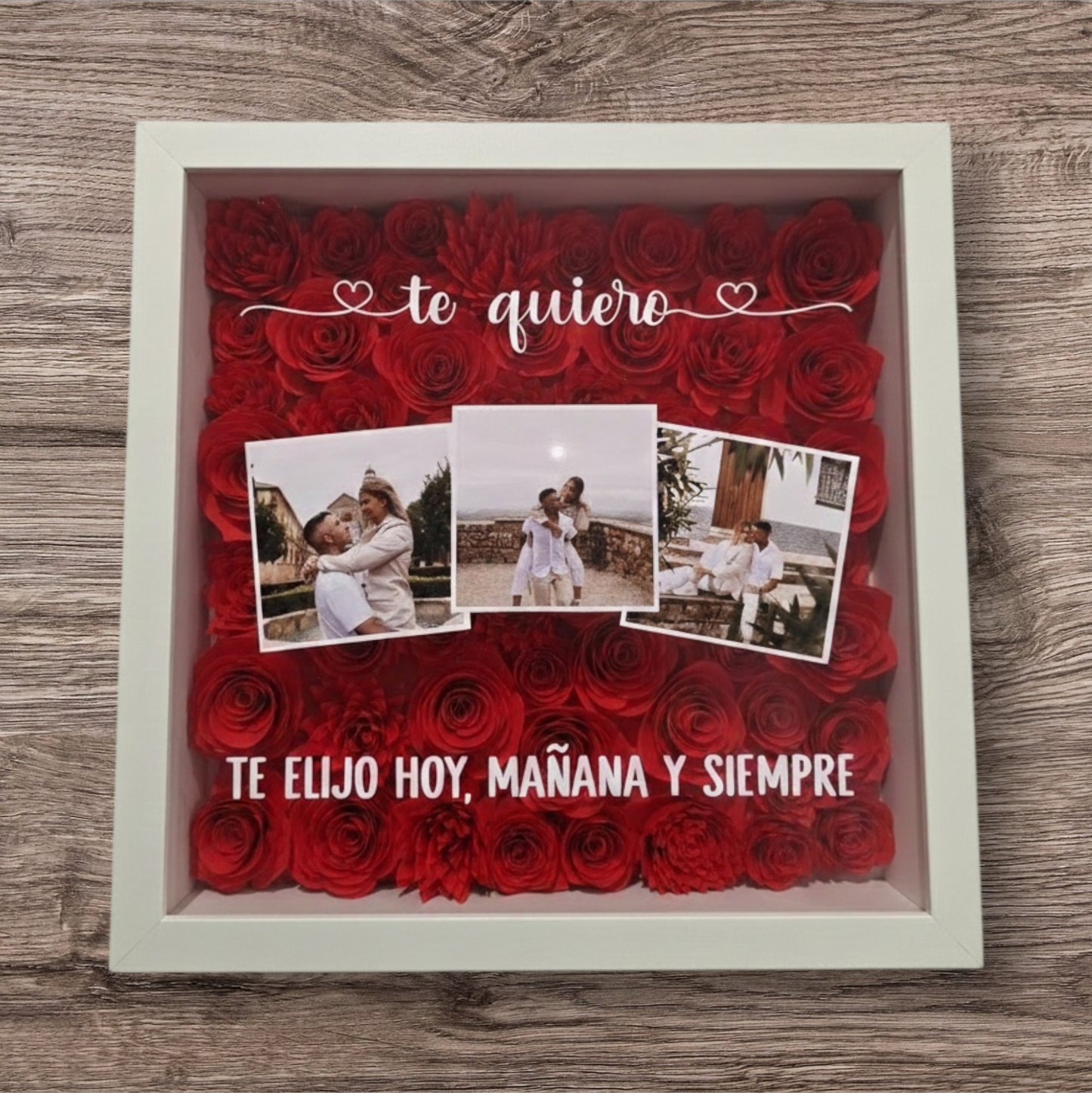 CUADRO DE FLORES CON 3 FOTOS Y MENSAJE ESPECIAL