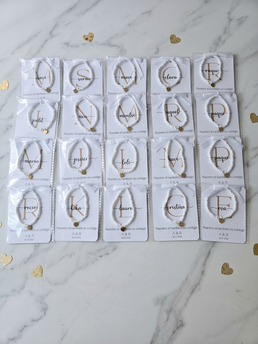 Pulsera Personalizada con Inicial y Corazón Dorado · Detalle para Invitadas de Boda