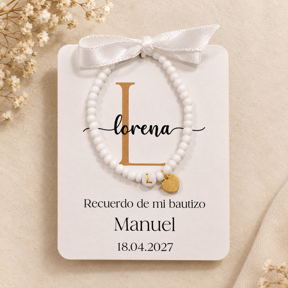 Pulsera personalizada con inicial y corazón dorado | Detalle de bautizo para invitadas
