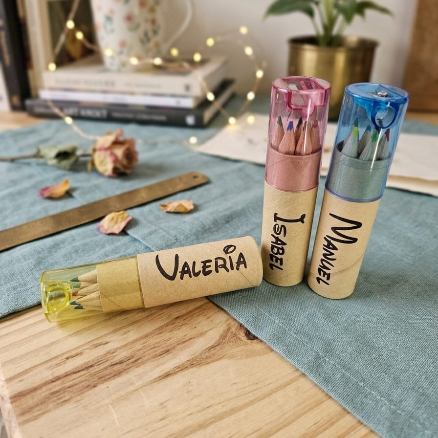 Set de Lápices de Colores Personalizado con Sacapuntas · Detalle Infantil para Bodas, Comuniones y Bautizos