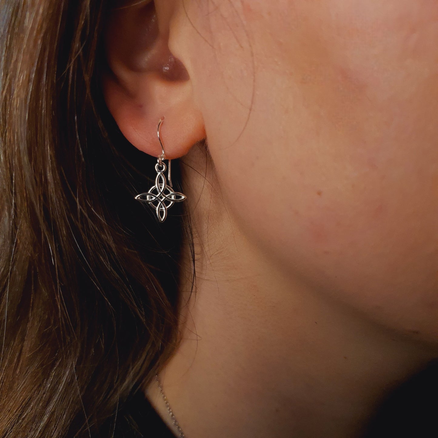 PENDIENTES NUDO DE BRUJA