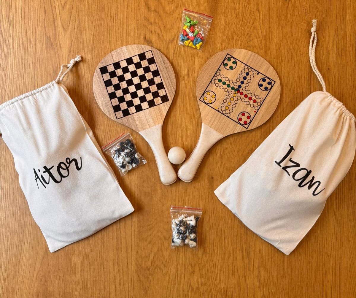 Juego de Palas Multijuego Personalizado de Madera · Detalle Infantil para Bodas, Comuniones y Bautizos
