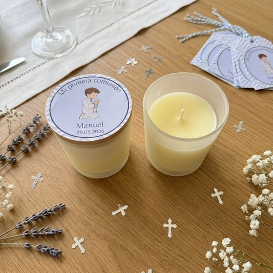 Vela Aromática Personalizada de Vainilla · Etiqueta en Tapa de Bambú · Detalle para Invitados de Comunión