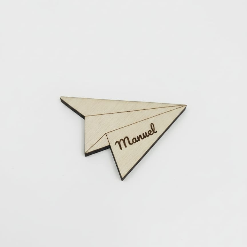 Marcasitios Avión de Papel en Madera Personalizado | Detalle de Boda e Imán