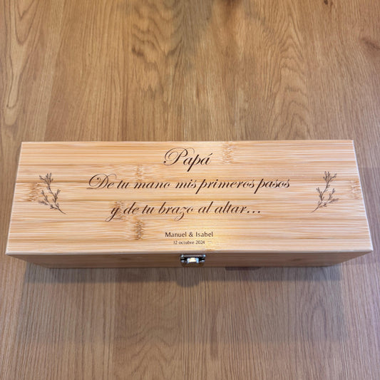 Caja de vino personalizada con accesorios y grabado láser