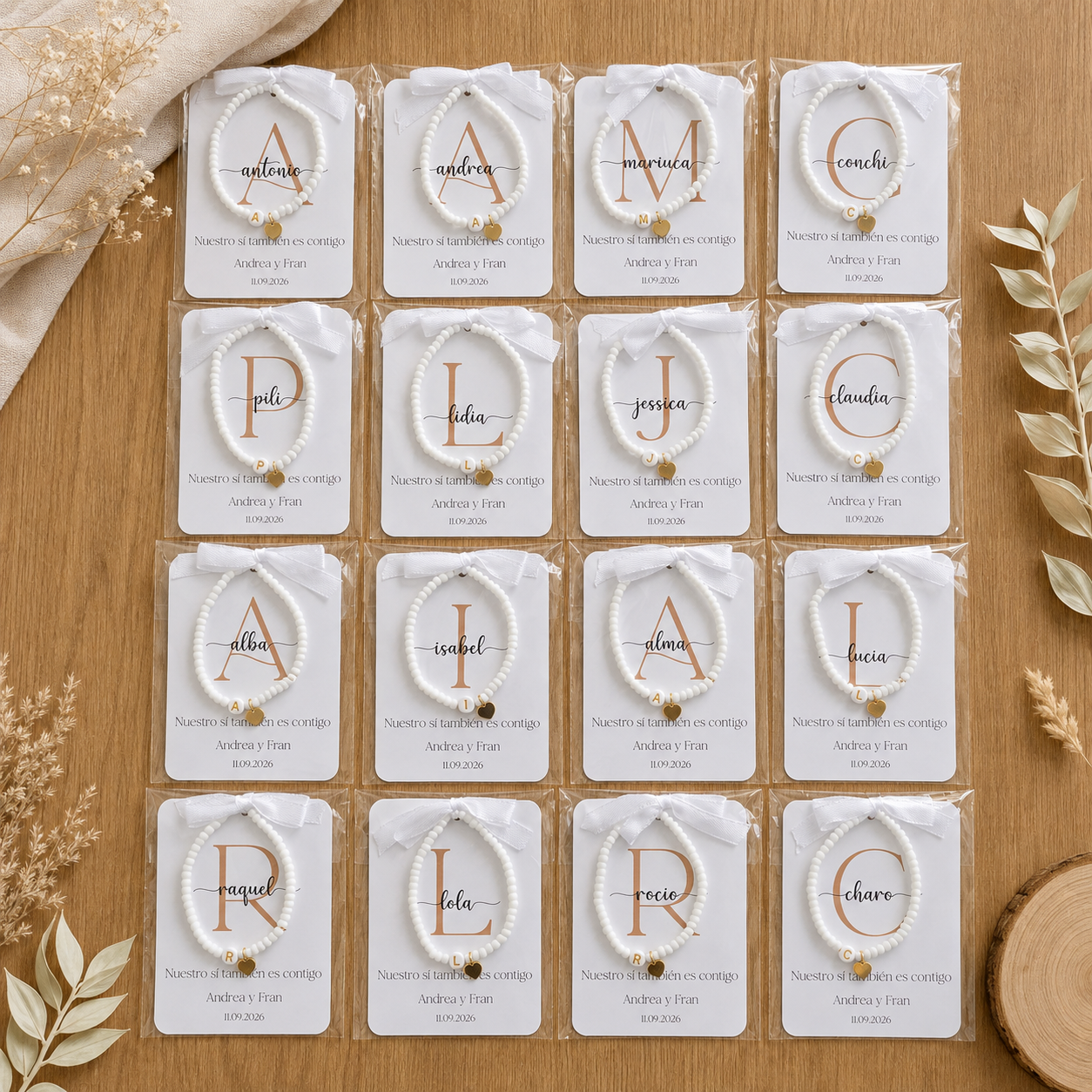 Pulsera Personalizada con Inicial y Corazón Dorado · Detalle para Invitadas de Boda