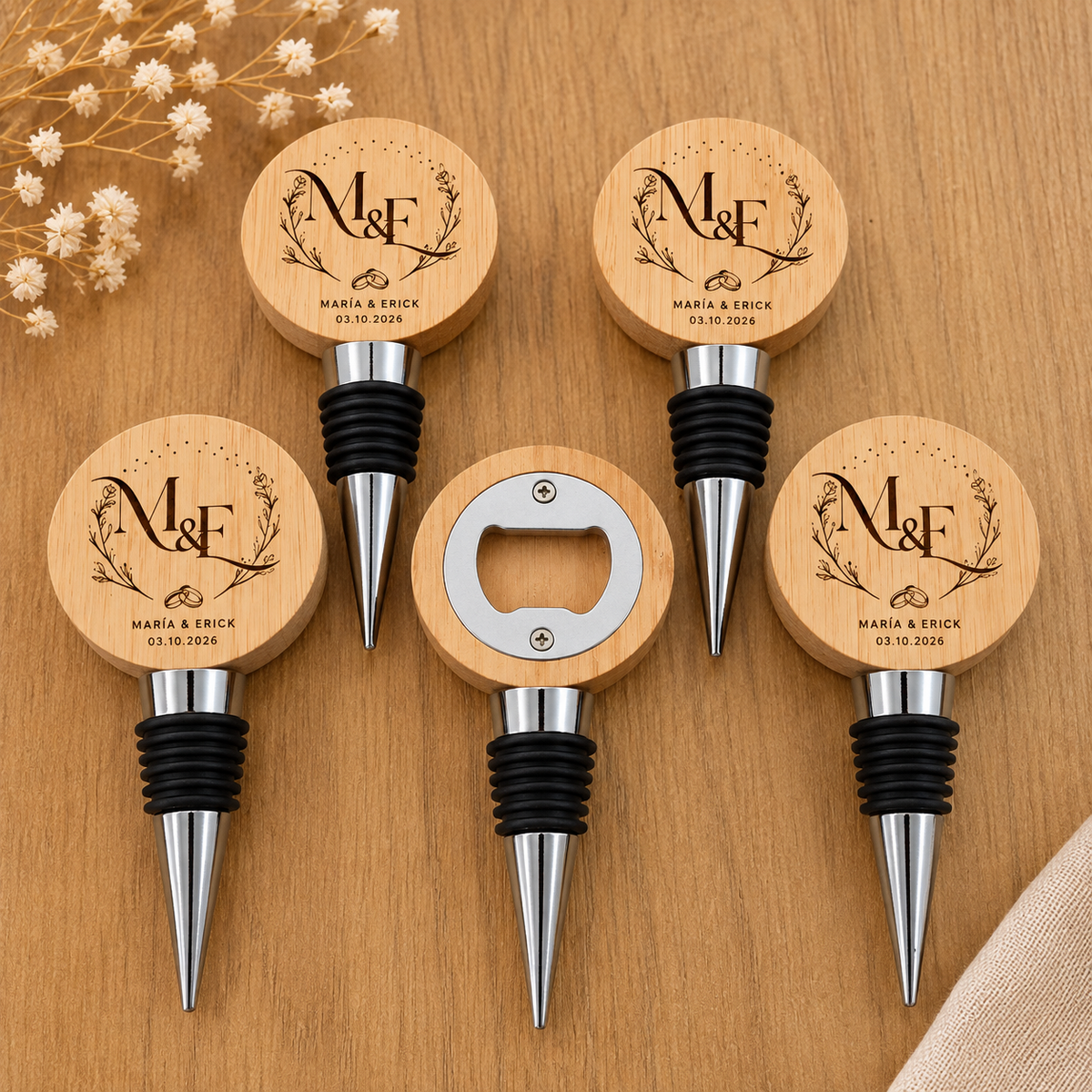 Tapón de Botella con Abridor Personalizado de Bambú · Detalle para Invitados de Boda