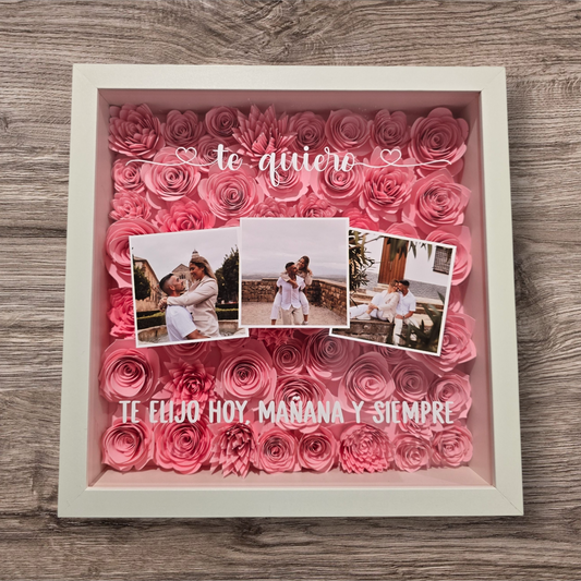 CUADRO DE FLORES CON 3 FOTOS Y MENSAJE ESPECIAL