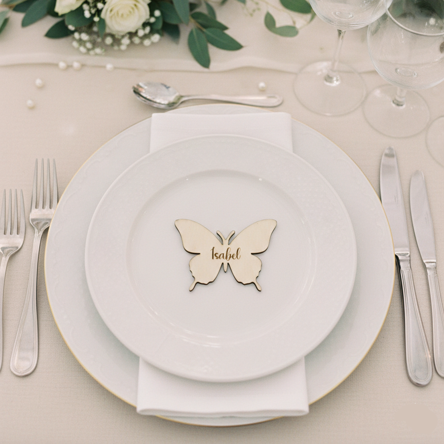 Marcasitios de Madera Personalizados Mariposa | Detalle e Imán para Boda