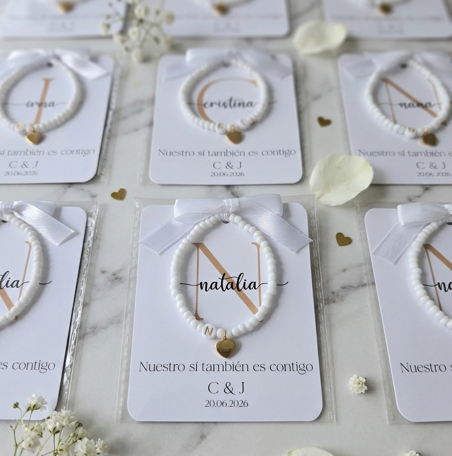 Pulsera Personalizada con Inicial y Corazón Dorado · Detalle para Invitadas de Boda